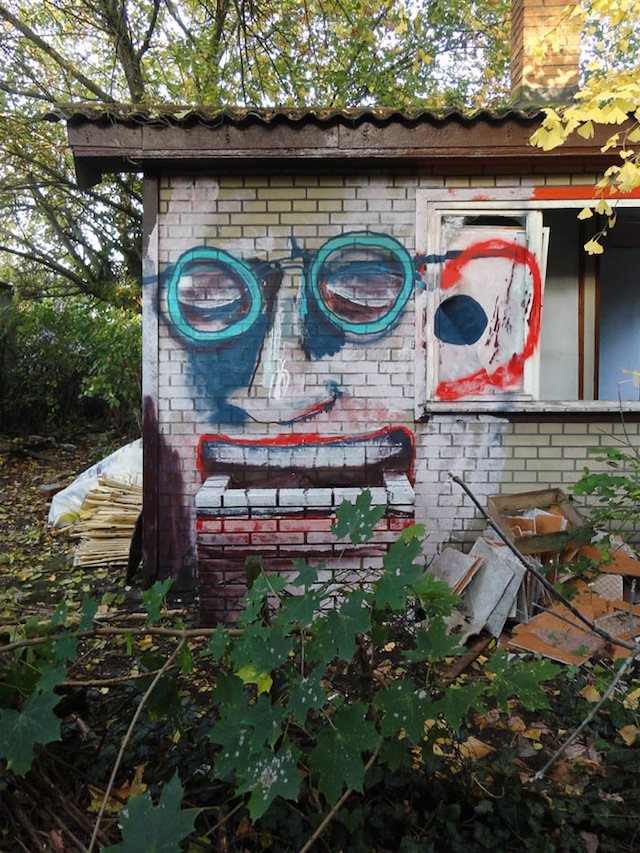 unterkiefer-site-specific-graffiti-berlin-urban-art-wallpainting-neukoelln-fassadenmalerei