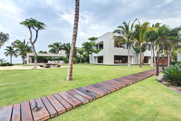 Casa La Punta Mexico luxurious property Breaking Regional Design Stereotypes: Luxurious Casa La Punta in Mexico