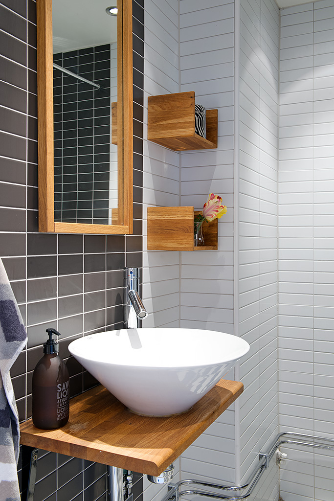 Bathroom Details1 Gothenburgs Exquisite Side: Small Apartment Tastefully Designed 