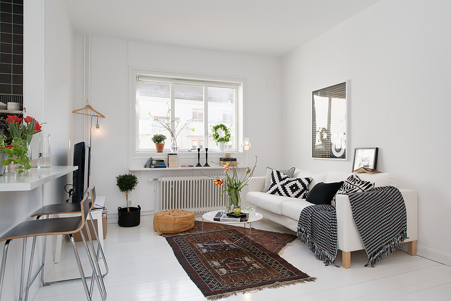 White Room Gothenburgs Exquisite Side: Small Apartment Tastefully Designed 