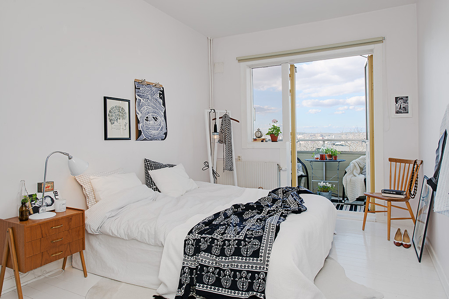 Bedroom2 Gothenburgs Exquisite Side: Small Apartment Tastefully Designed 
