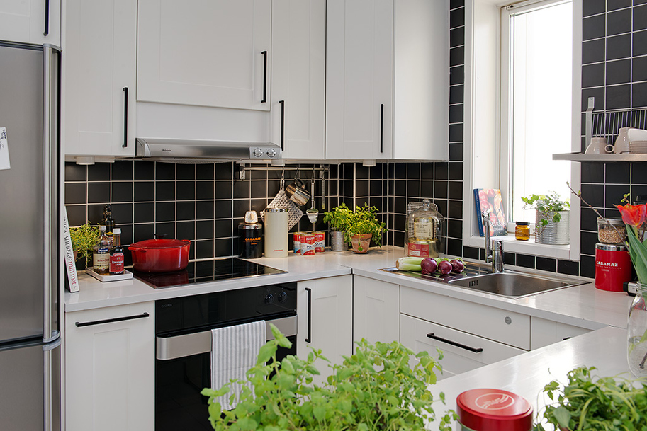 Kitchen Details Gothenburgs Exquisite Side: Small Apartment Tastefully Designed 